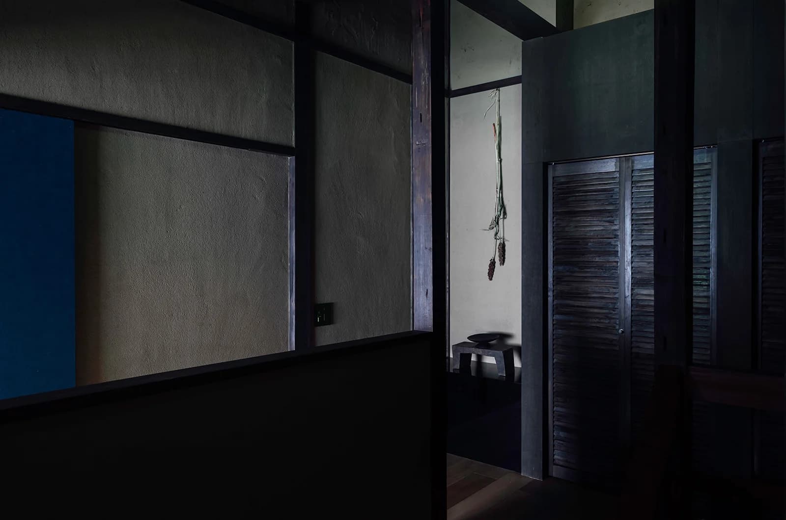 Maana Kamo upstairs hallway