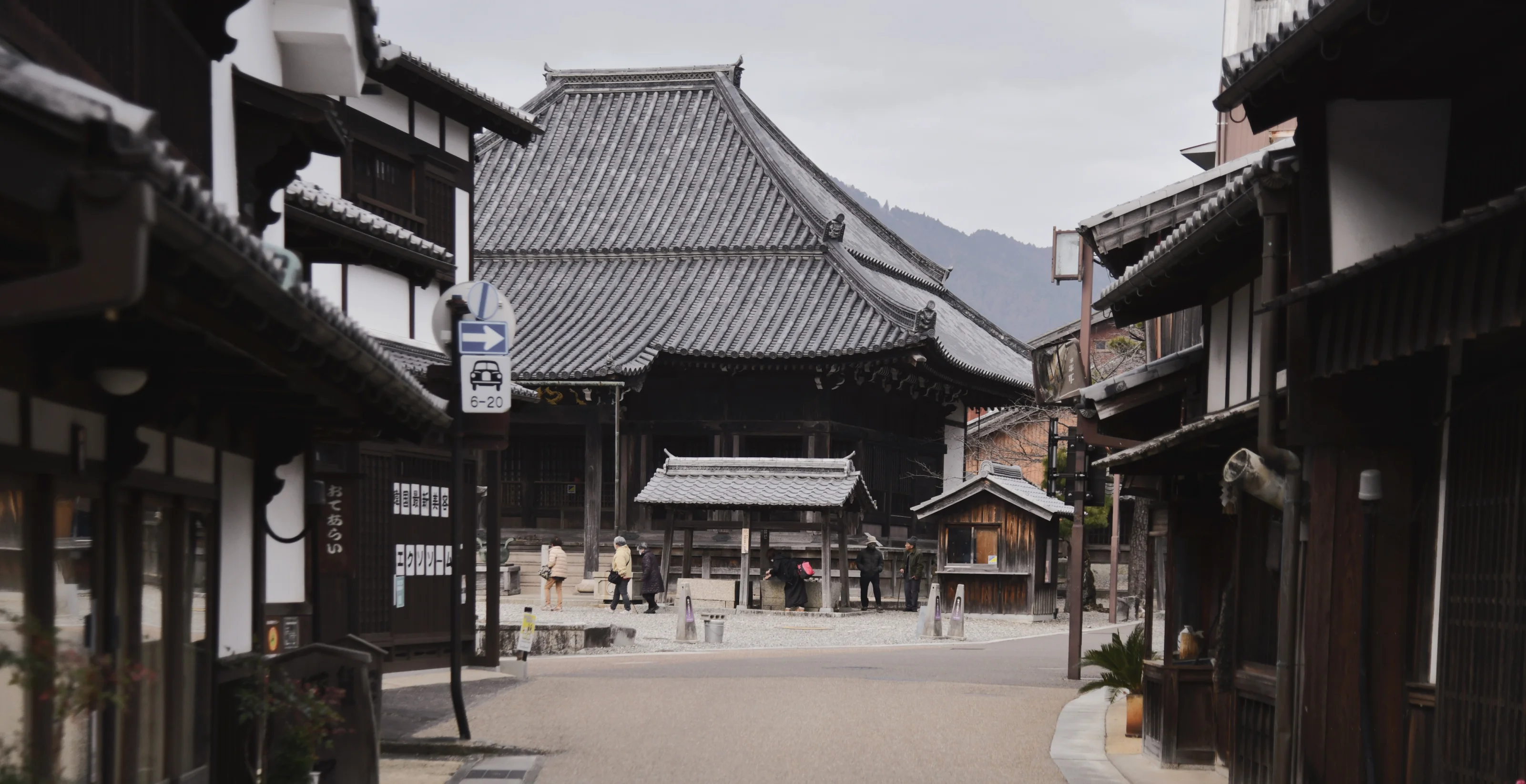 Image 2 of 9 in carousel.