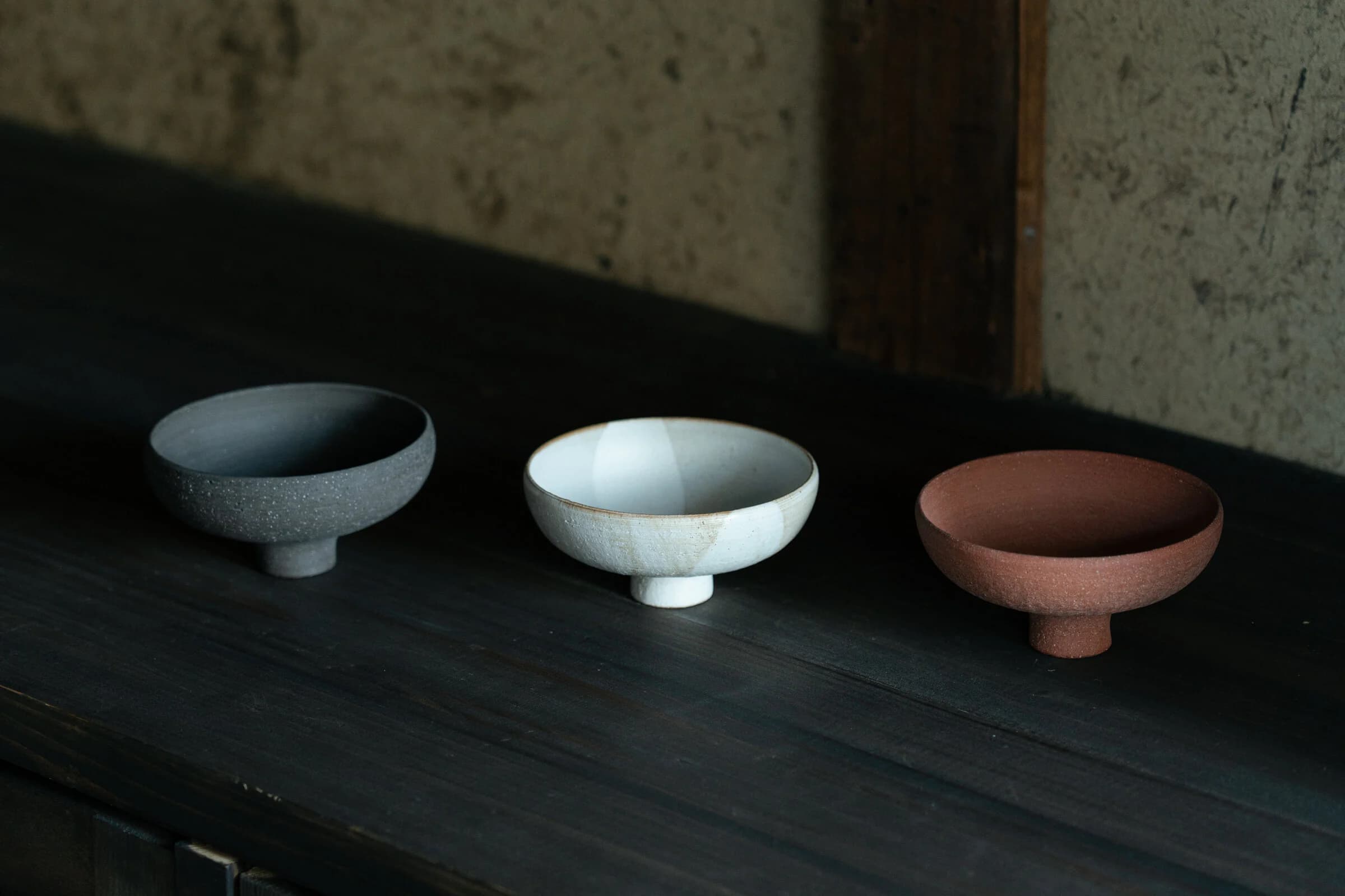 Iron-slip serving bowl